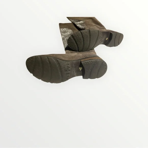 Mimosa Suede Knee-High Boots | Gothic Skull Accent | Italy 🇮🇹 - Picture 8 of 9